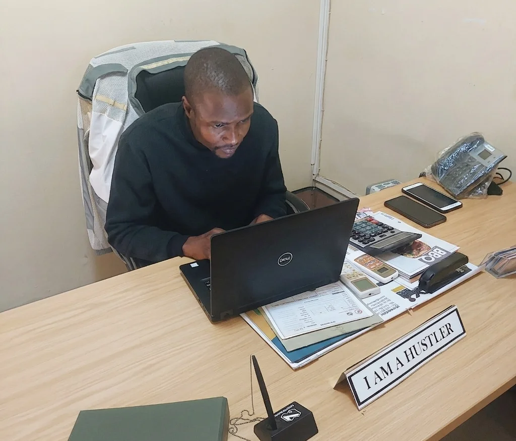 Hlamulo Ngunyula, Director/CEO